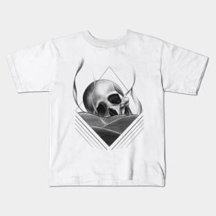 Human Skull Buried in a Bed of Sand with Geometrical Lines Kids T-Shirt